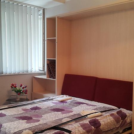 Apartment On Rustaveli Avenue Тбилиси Экстерьер фото