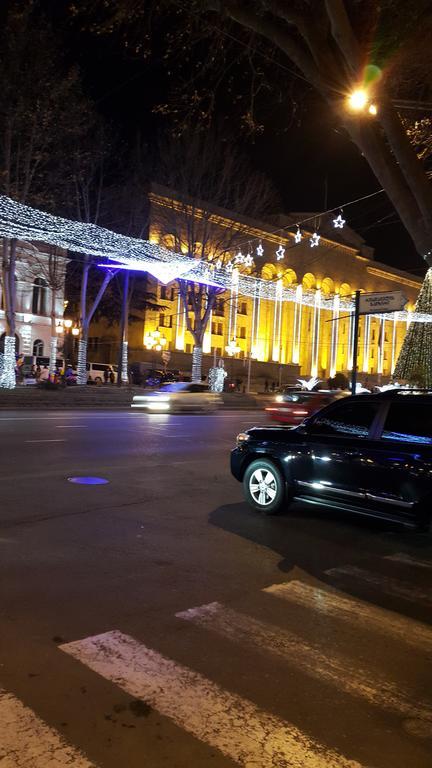 Apartment On Rustaveli Avenue Тбилиси Экстерьер фото