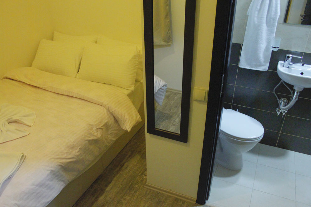 Apartment On Rustaveli Avenue Тбилиси Экстерьер фото