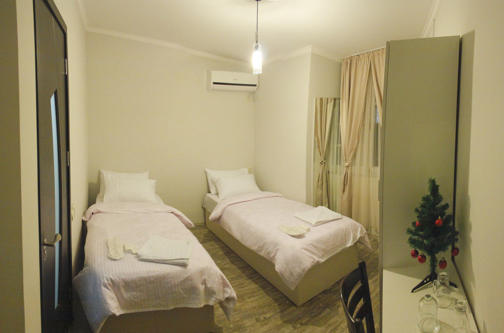 Apartment On Rustaveli Avenue Тбилиси Экстерьер фото